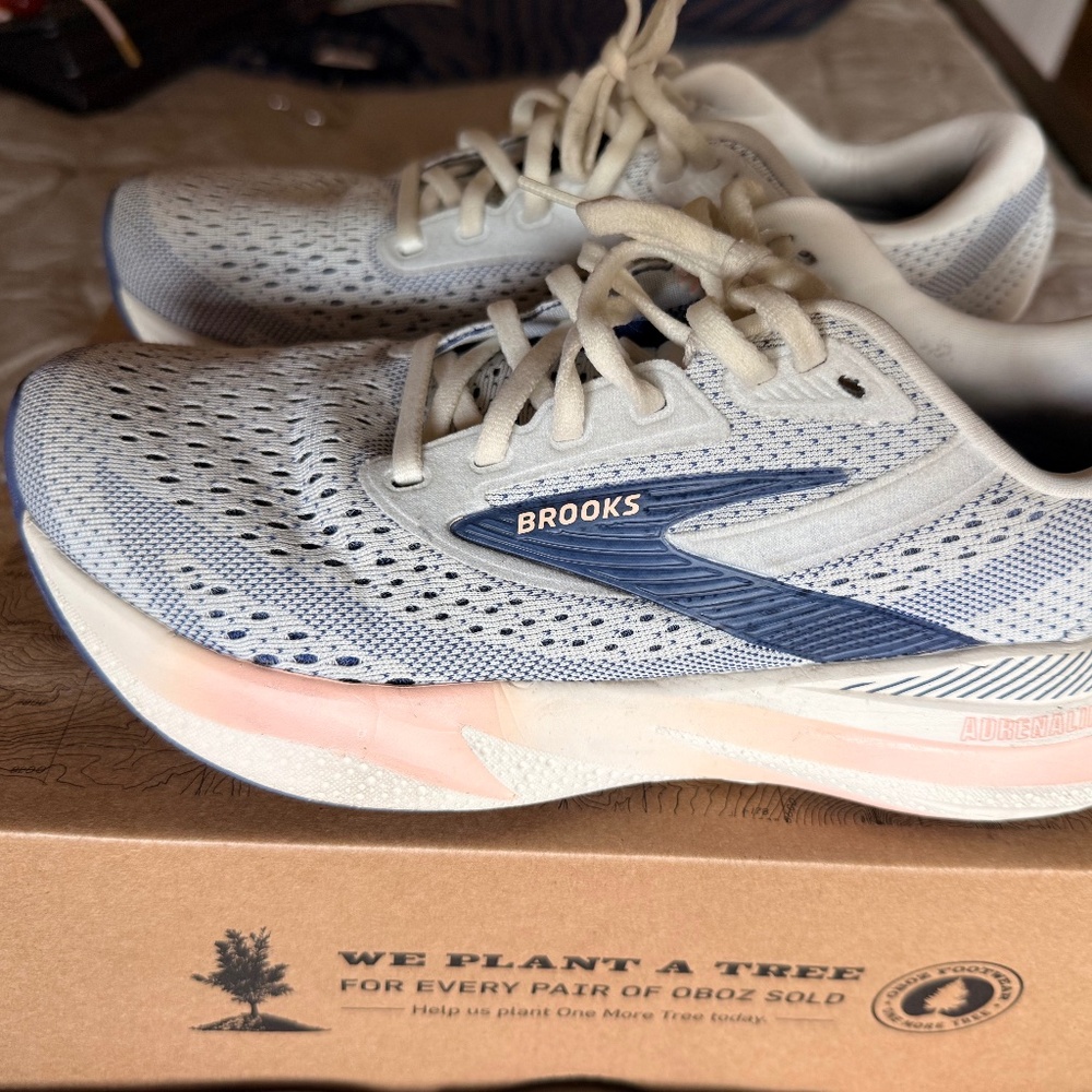 BROOKS ADRENALINE 24